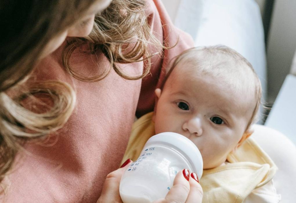 Comment choisir le bon biberon pour votre nouveau-né